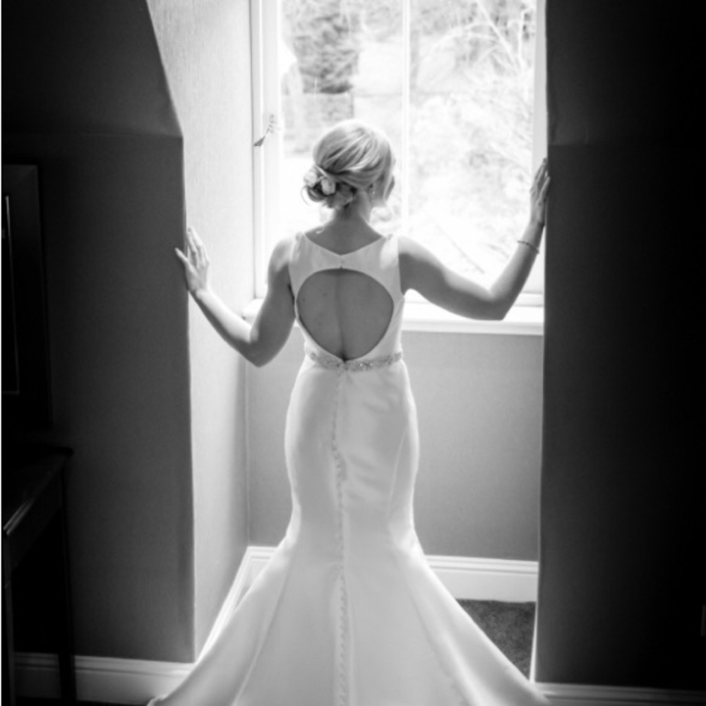 STELLA YORK ELEGANT WEDDING DRESS - Picture 3 of 8